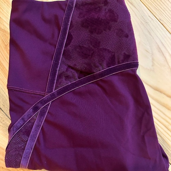EUC s6•Burgandy Lululemon Wunder Under High-Rise Tight | Lace & Velour accents - Picture 4 of 17